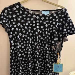 Women’s CeCe brand short sleeve top